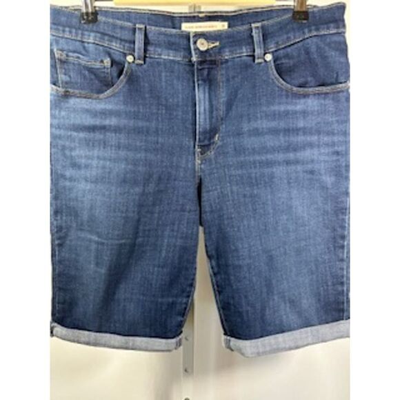 LEVI'S Women's Denim Classic Bermuda Jean Shorts Blue Size 31 - Picture 4 of 9